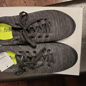 New Perform new lightweight runnig shoes